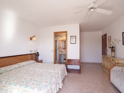 Imagen de la habitación del Hostal Caravela. Foto 2