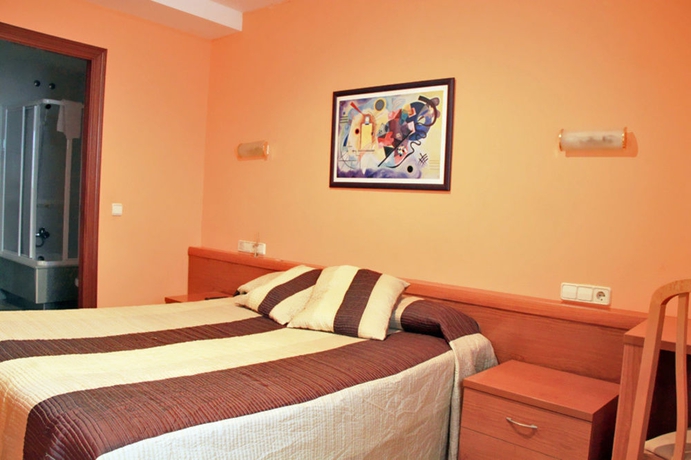 Imagen de la habitación del Hostal Carbonara. Foto 6