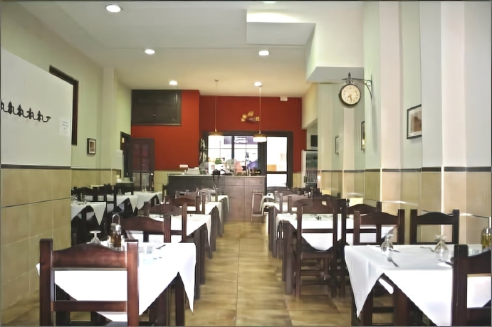 Imagen del bar/restaurante del Hostal Carlos I, La Linea de la Concepcion. Foto 7