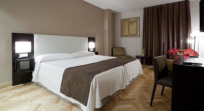 Imagen de la habitación del Hostal Carlos III, Getafe. Foto 6