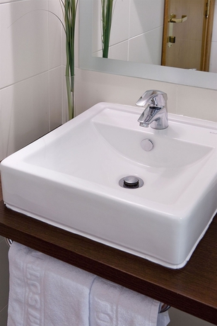 Imagen de la habitación del Hostal Carlos III, Getafe. Foto 8