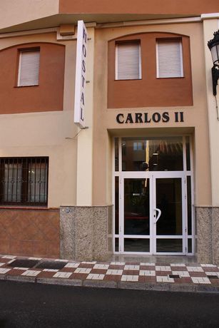 Imagen de los exteriores del Hostal Carlos Ii. Foto 6