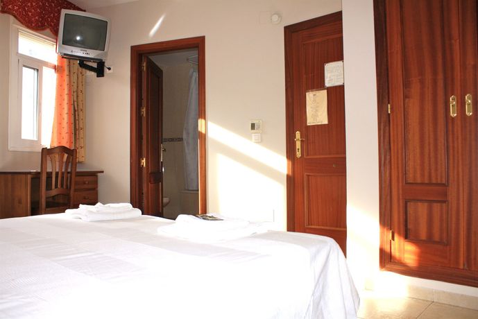 Imagen de la habitación del Hostal Carlos Ii. Foto 4