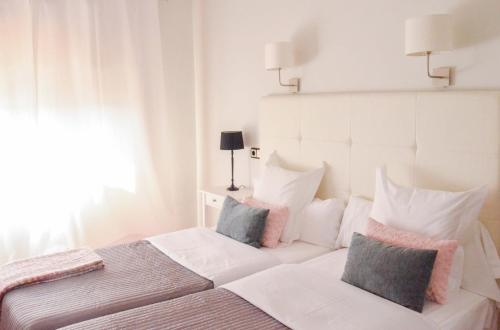 Imagen de la habitación del Hostal Carlos V, Puebla de Sanabria. Foto 3