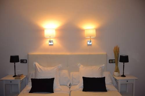 Imagen de la habitación del Hostal Carlos V, Puebla de Sanabria. Foto 8