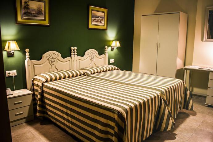 Imagen de la habitación del Hostal Carmen, Zafra. Foto 11