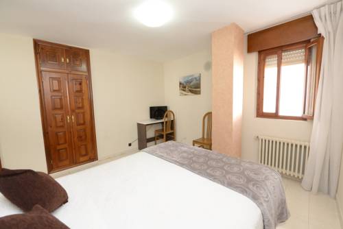 Imagen de la habitación del Hostal Casa Abascal. Foto 6