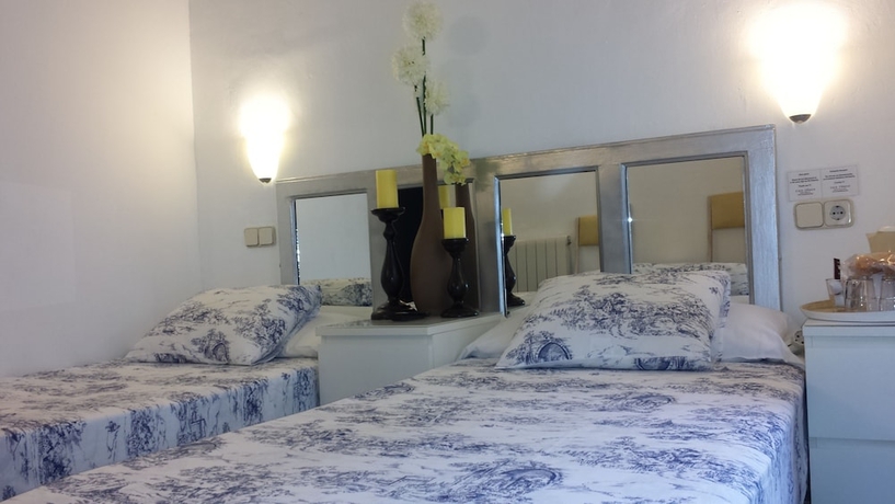 Imagen de la habitación del Hostal Casa Chueca. Foto 17