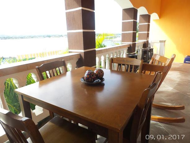 Imagen del bar/restaurante del Hostal Casa De Grethel. Foto 2