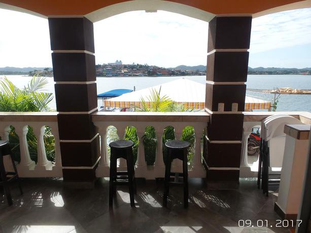 Imagen de los exteriores del Hostal Casa De Grethel. Foto 16