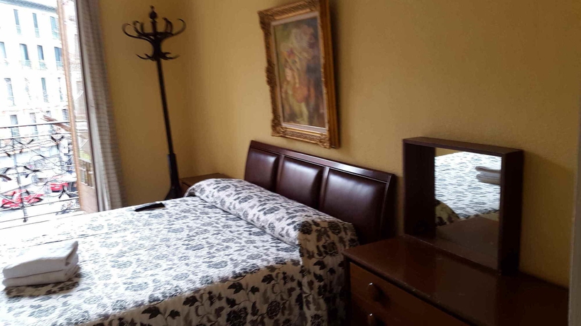 Imagen de la habitación del Hostal Casa De Huespedes Marisol. Foto 3