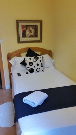 Imagen de la habitación del Hostal Casa De Huespedes Marisol. Foto 8