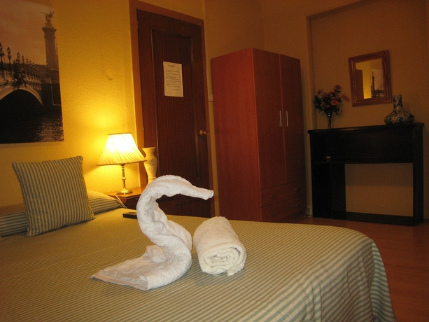 Imagen de la habitación del Hostal Casa De Huespedes Marisol. Foto 11