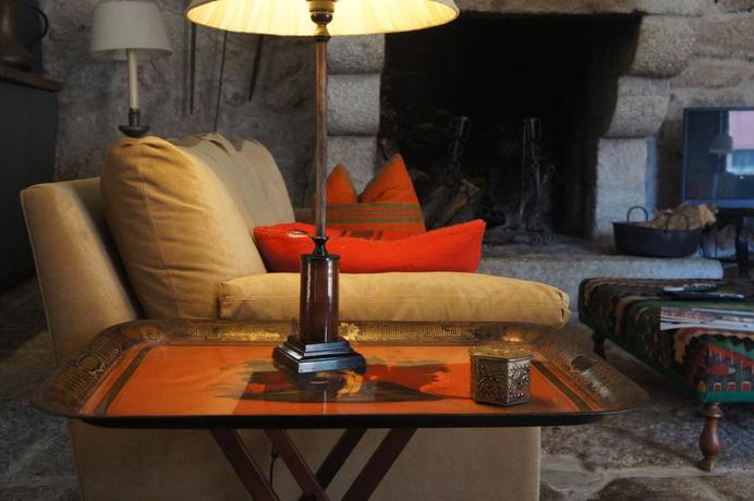 Imagen de los interiores del Hostal Casa De Sezim. Foto 10