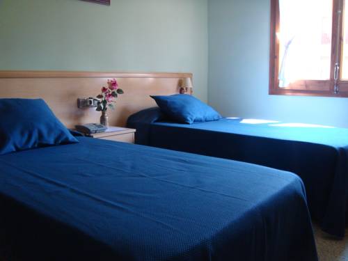 Imagen de la habitación del Hostal Casa Joan. Foto 2