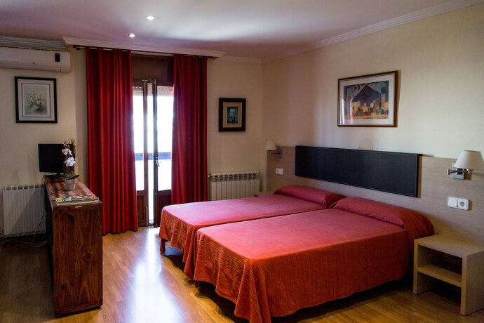 Imagen general del Hostal Casa Manolo, LA SENIA. Foto 5