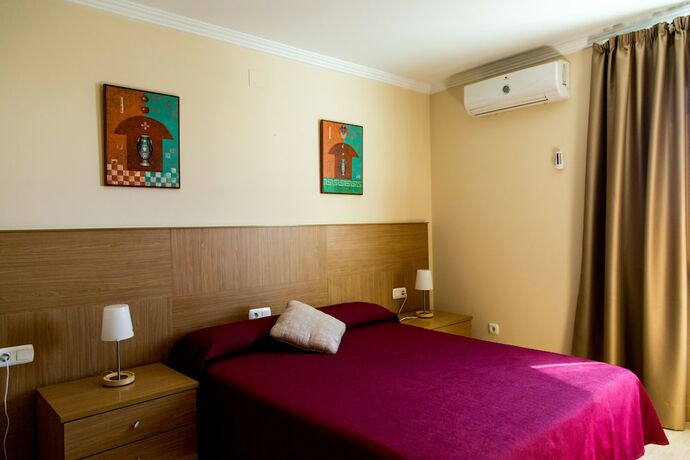 Imagen general del Hostal Casa Manolo, LA SENIA. Foto 12