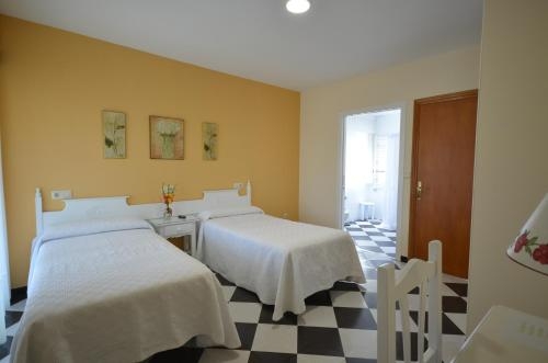 Imagen de la habitación del Hostal Casa Mariñan. Foto 10