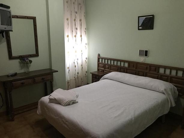 Imagen general del Hostal Casa Paco - Mirador del Caslilla. Foto 14