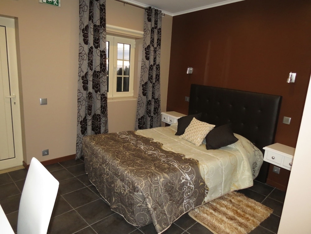 Imagen de la habitación del Hostal Casa Pinha. Foto 13