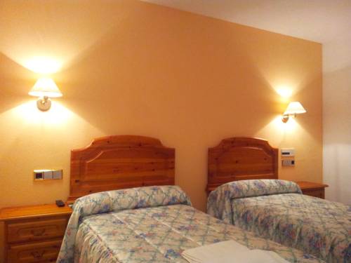 Imagen de la habitación del Hostal Casa Ramón. Foto 14