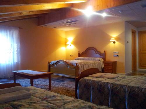 Imagen de la habitación del Hostal Casa Ram&oacute;n, Quintanar de la Sierra. Foto 3