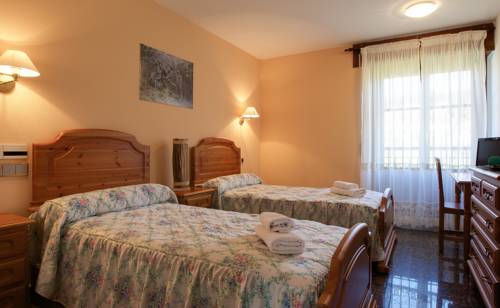 Imagen de la habitación del Hostal Casa Ram&oacute;n, Quintanar de la Sierra. Foto 5