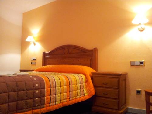 Imagen de la habitación del Hostal Casa Ram&oacute;n, Quintanar de la Sierra. Foto 11