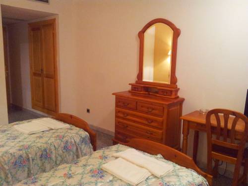 Imagen de la habitación del Hostal Casa Ram&oacute;n, Quintanar de la Sierra. Foto 15