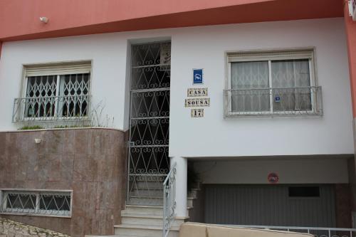 Imagen de los exteriores del Hostal Casa Sousa. Foto 8