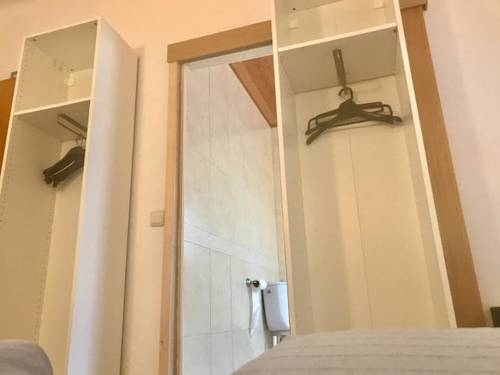 Imagen de la habitación del Hostal Casa Torrent. Foto 5