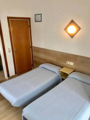 Imagen de la habitación del Hostal Casa Torrent. Foto 6