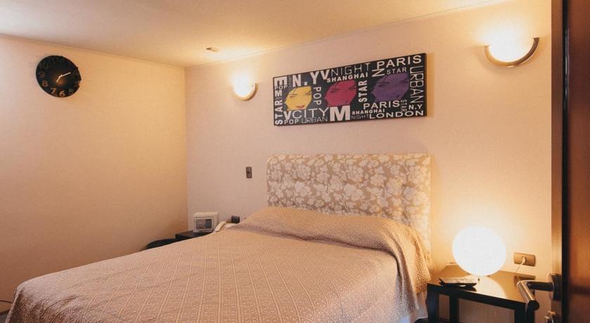Imagen de la habitación del Hostal Casa de Hu&eacute;spedes 269. Foto 2