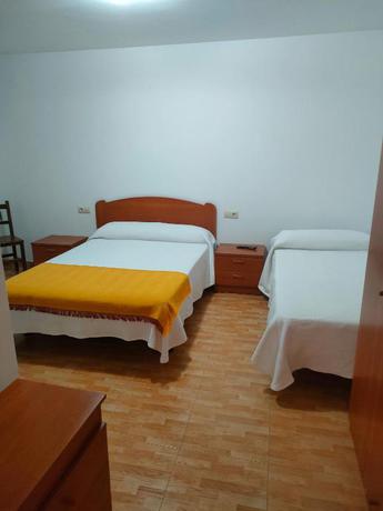 Imagen de la habitación del Hostal Casablanca, Illa de Arousa. Foto 5