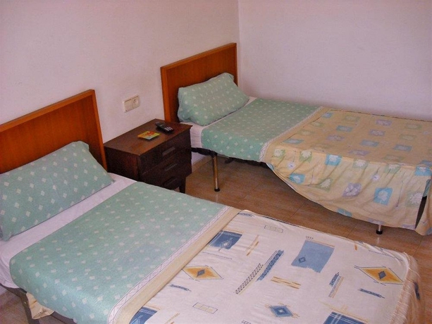 Imagen de la habitación del Hostal Cassà. Foto 2
