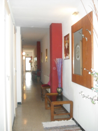 Imagen de los interiores del Hostal Cassà. Foto 16