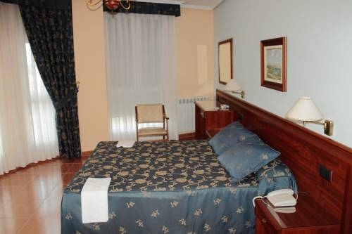 Imagen de la habitación del Hostal Castilla, Benavente. Foto 4