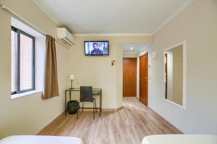 Imagen general del Hostal Castilla Fuenlabrada. Foto 12