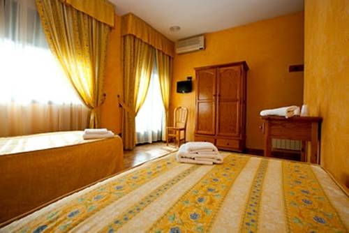 Imagen de la habitación del Hostal Castilla, Mocejón. Foto 12