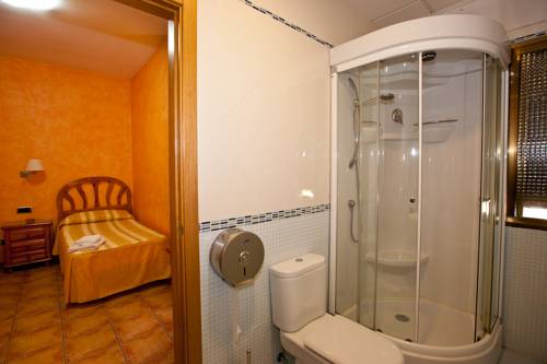 Imagen de la habitación del Hostal Castilla, Mocejón. Foto 15