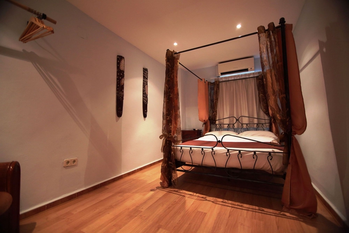 Imagen de la habitación del Hostal Casual De Las Civilizaciones Valencia. Foto 7