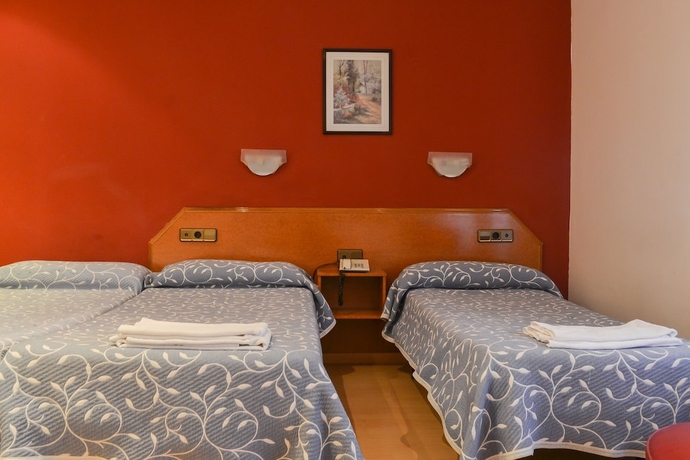 Imagen de la habitación del Hostal Catalu&ntilde;a. Foto 4