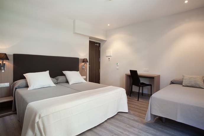 Imagen de la habitación del Hostal Céntric, Eixample. Foto 7