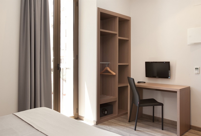 Imagen de la habitación del Hostal Céntric, Eixample. Foto 9