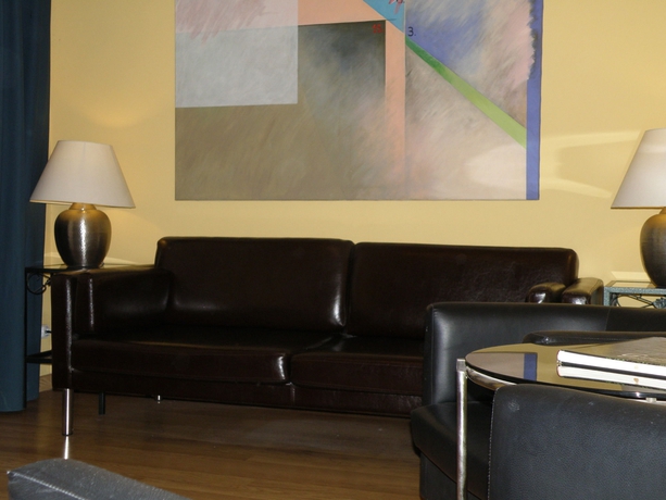 Imagen de los interiores del Hostal Center Inn. Foto 16