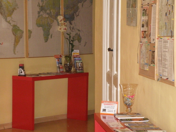 Imagen de los interiores del Hostal Center Inn. Foto 17