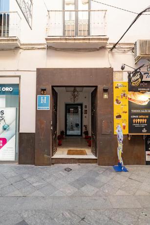 Imagen general del Hostal Center Suites San Eloy. Foto 3