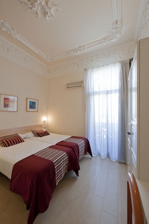 Imagen de la habitación del Hostal Central Barcelona. Foto 6