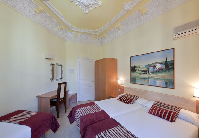 Imagen de la habitación del Hostal Central Barcelona. Foto 9