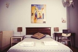 Imagen de la habitación del Hostal Central, Plaza Catalunya. Foto 4